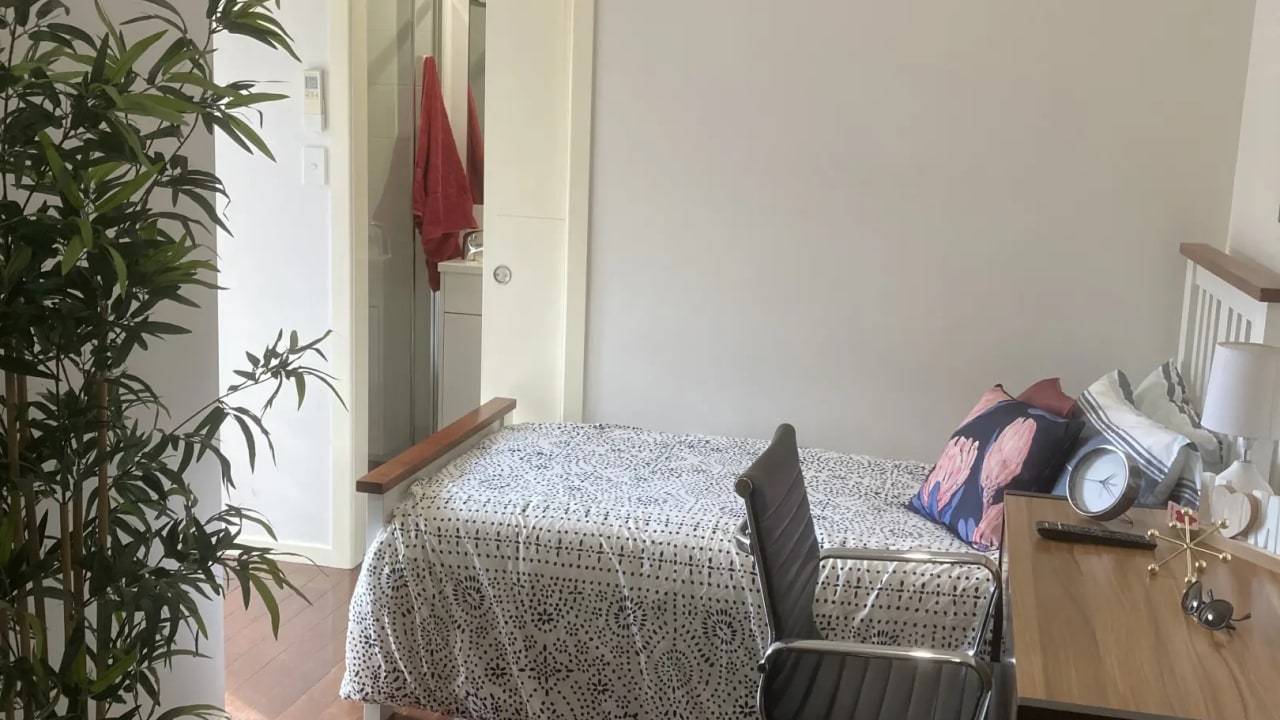 Furnished room studio flat for rent