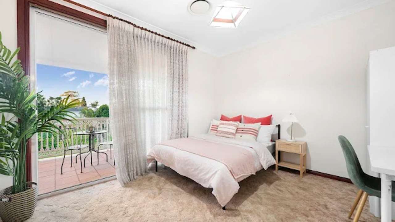 Room in a share house