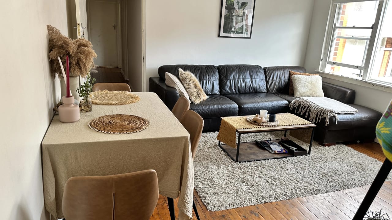 Furnished room in a flatshare