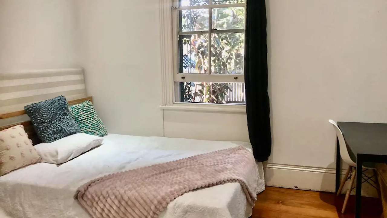 Furnished room in a share house