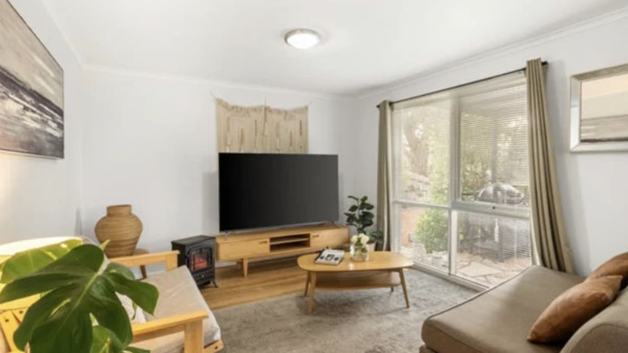 Whole property with 3 rooms for rent