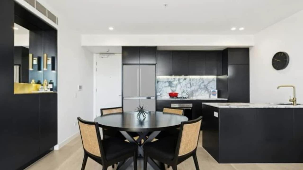 Unfurnished room with ensuite in a flatshare