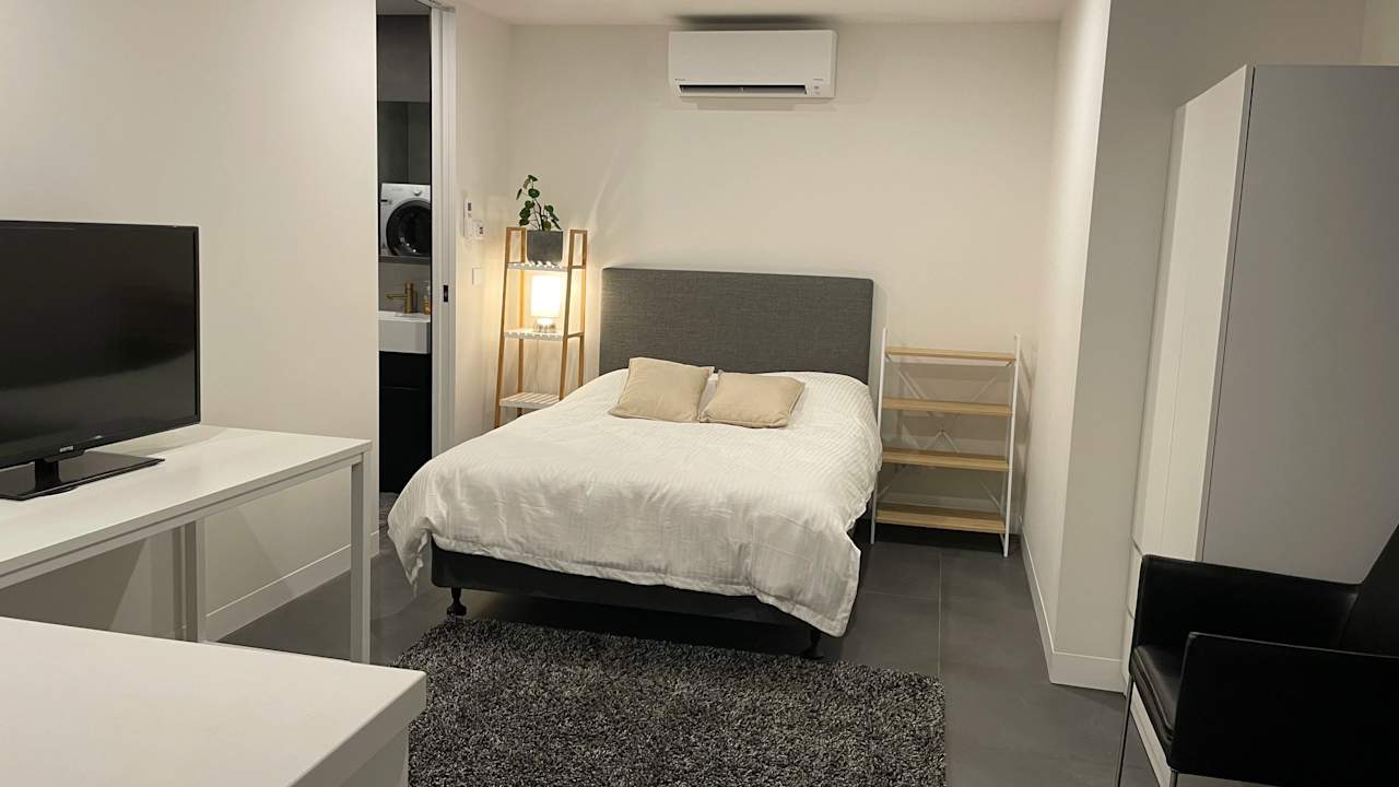 Furnished room studio flat for rent