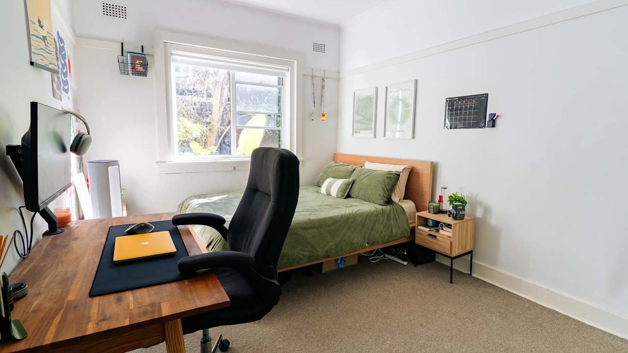 Furnished room in a share house