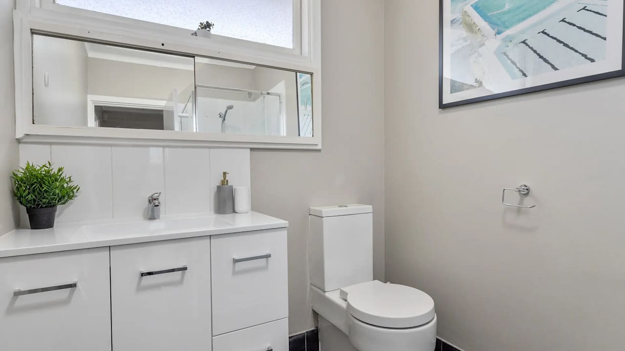 Furnished room in a share house