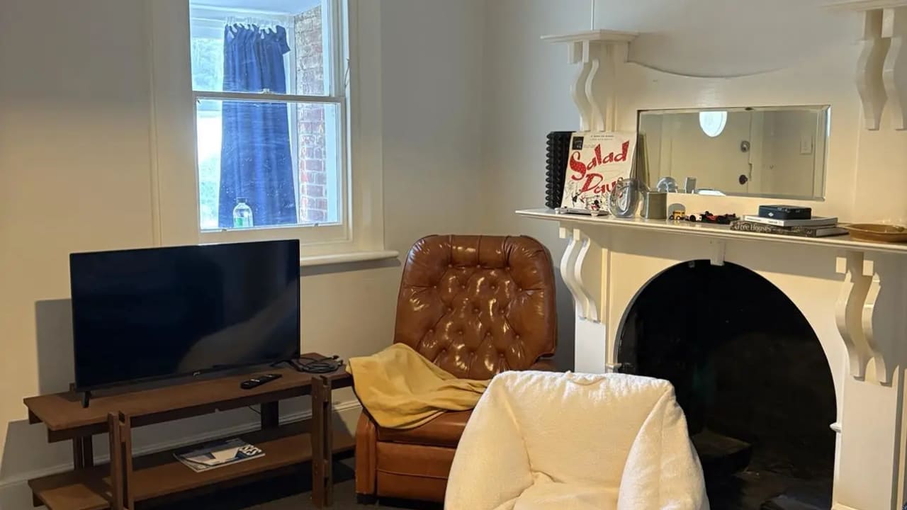 Unfurnished room in a share house