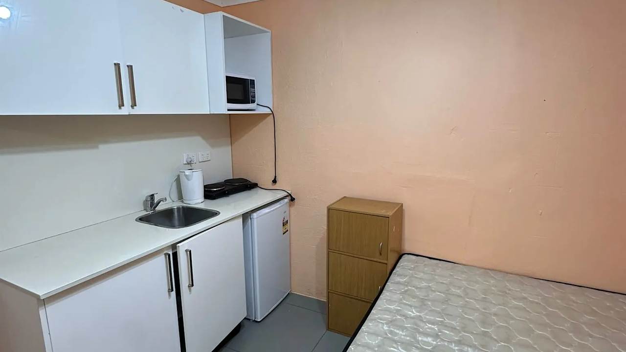 Furnished room with own bathroom