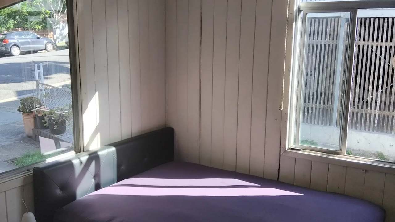 Room in a share house