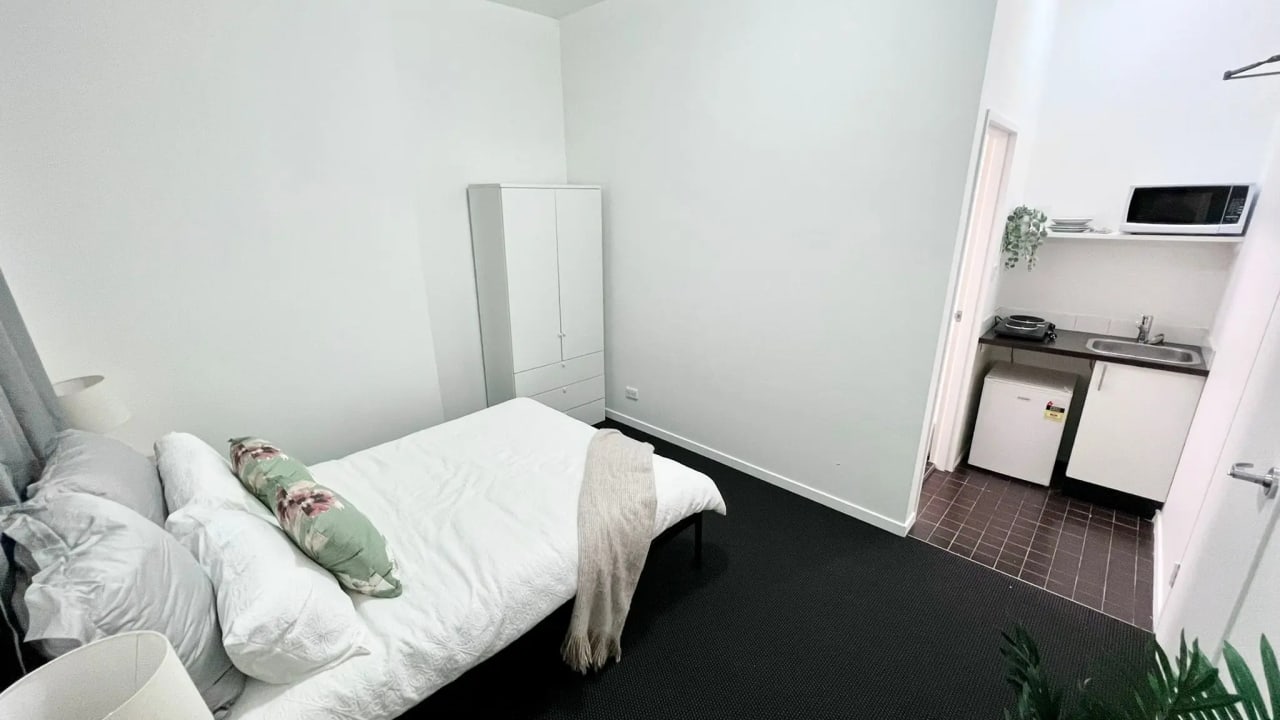 Room studio flat for rent