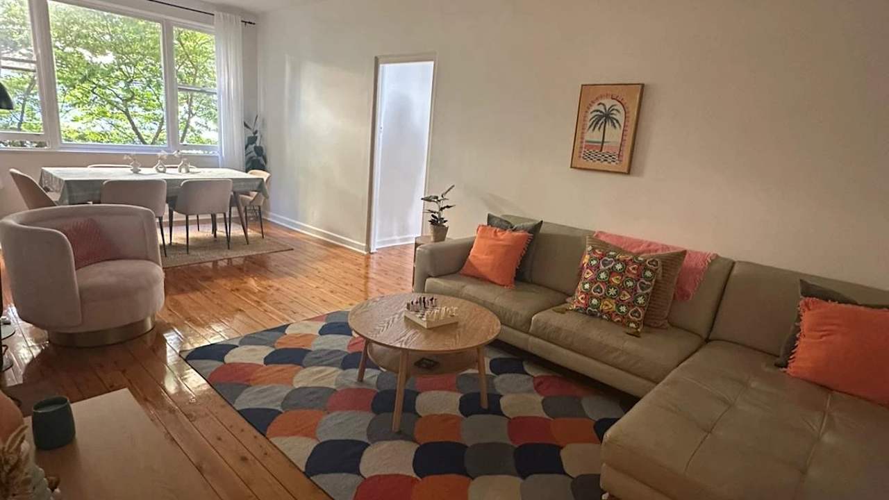 Furnished room in a flatshare