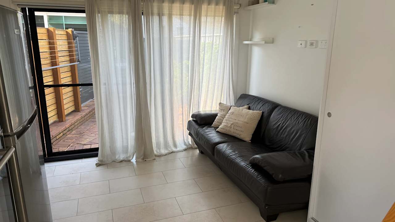 Furnished room studio flat for rent