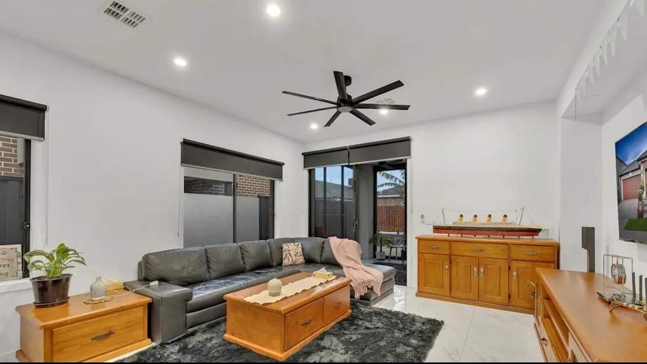 Furnished room with own bathroom