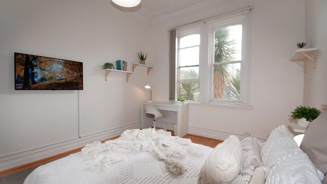 Furnished room in a share house