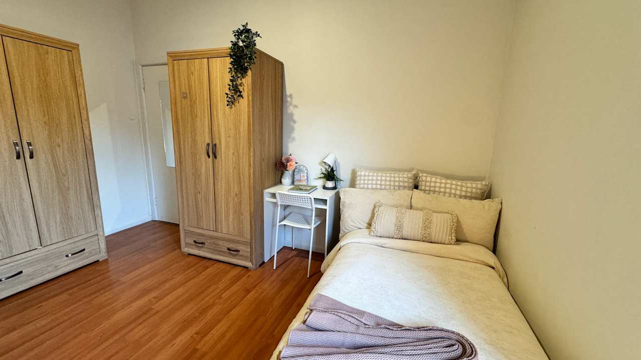 Furnished room in a share house