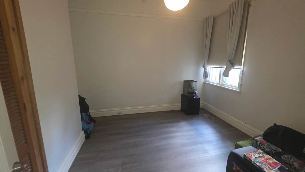 Unfurnished room in a share house