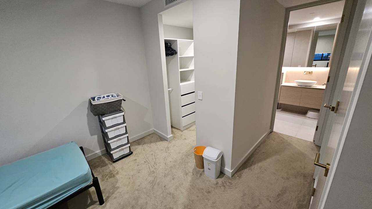 Furnished room in a flatshare