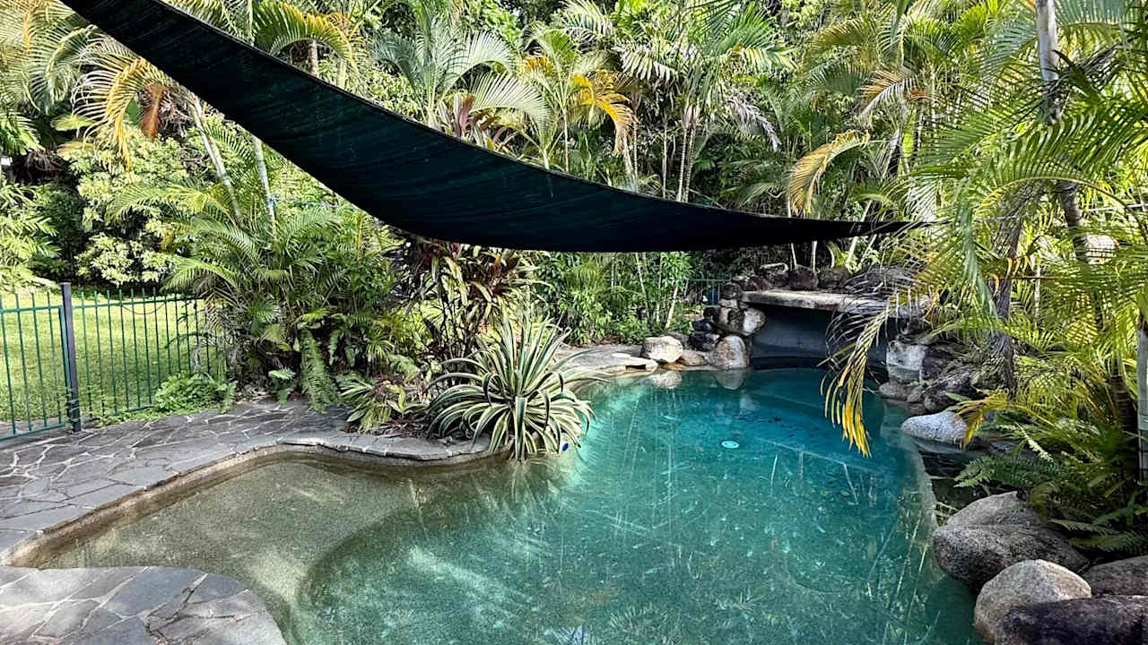 Unfurnished room with own bathroom