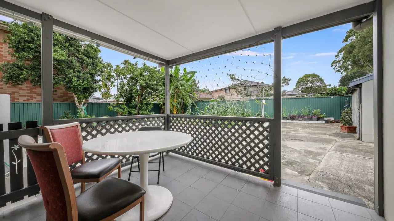 Furnished room in a share house