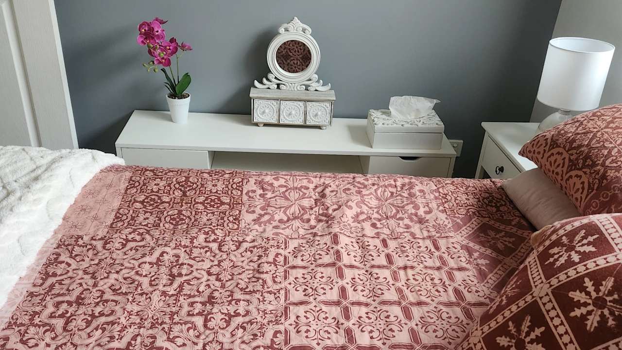 Room in a share house