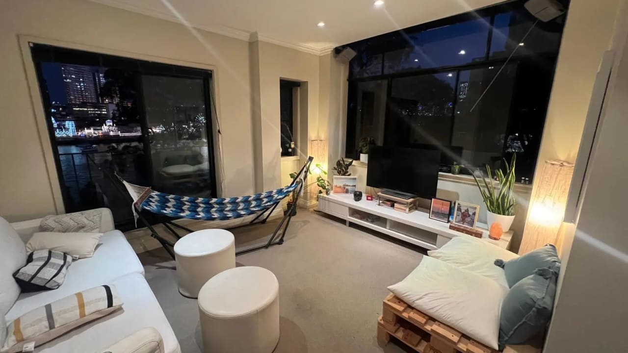 Furnished room in a flatshare