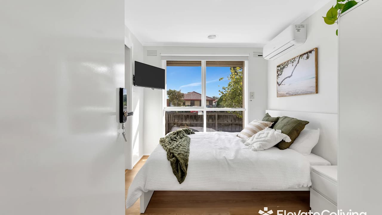 Furnished room in a share house