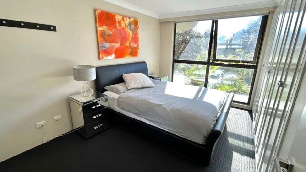 Furnished room with ensuite in a flatshare
