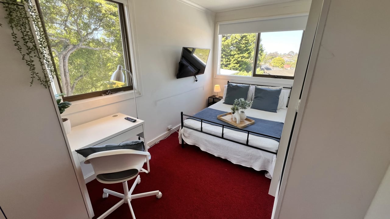 Furnished room in a share house