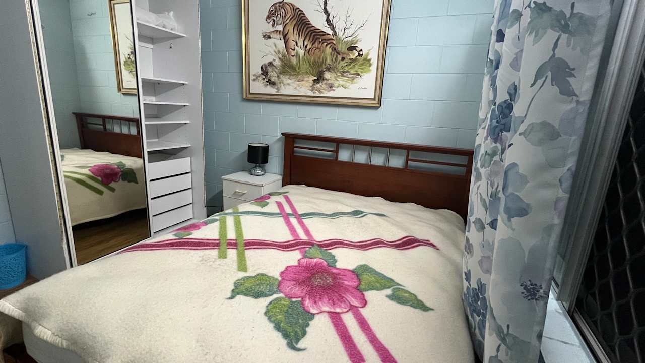 Furnished room in a share house