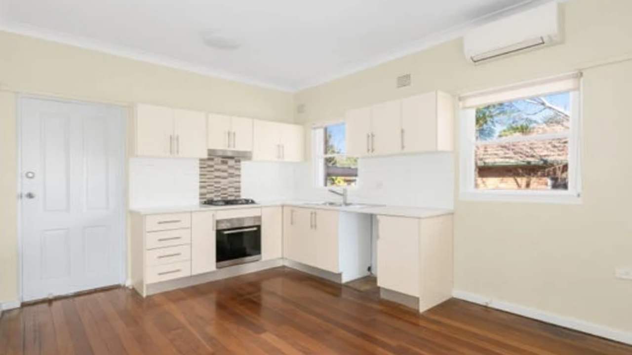 Room in a share house