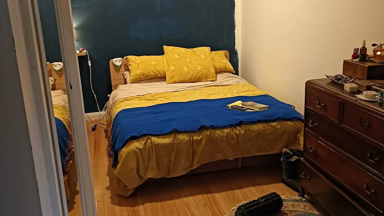 Furnished room in a share house