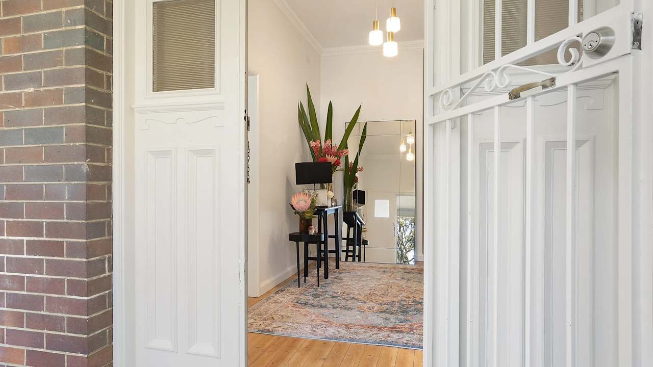 Room in a share house