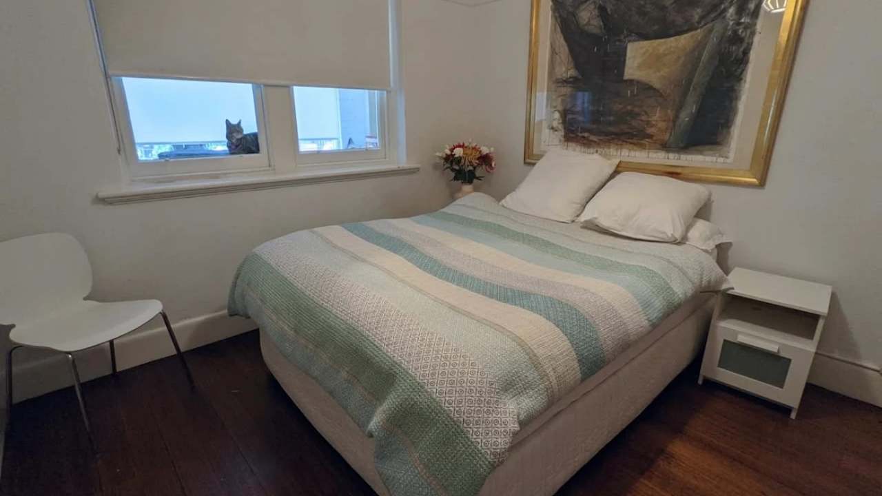 Furnished room in a flatshare