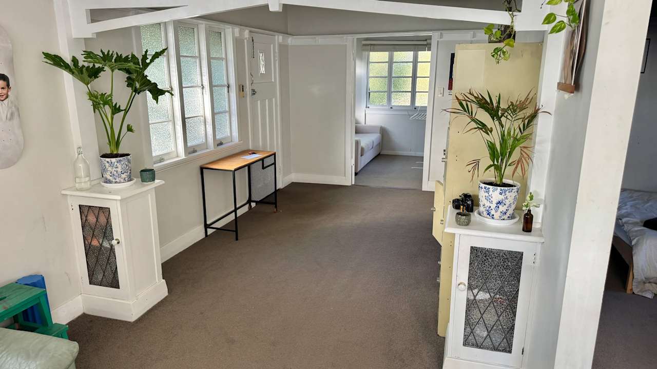 Unfurnished room in a flatshare