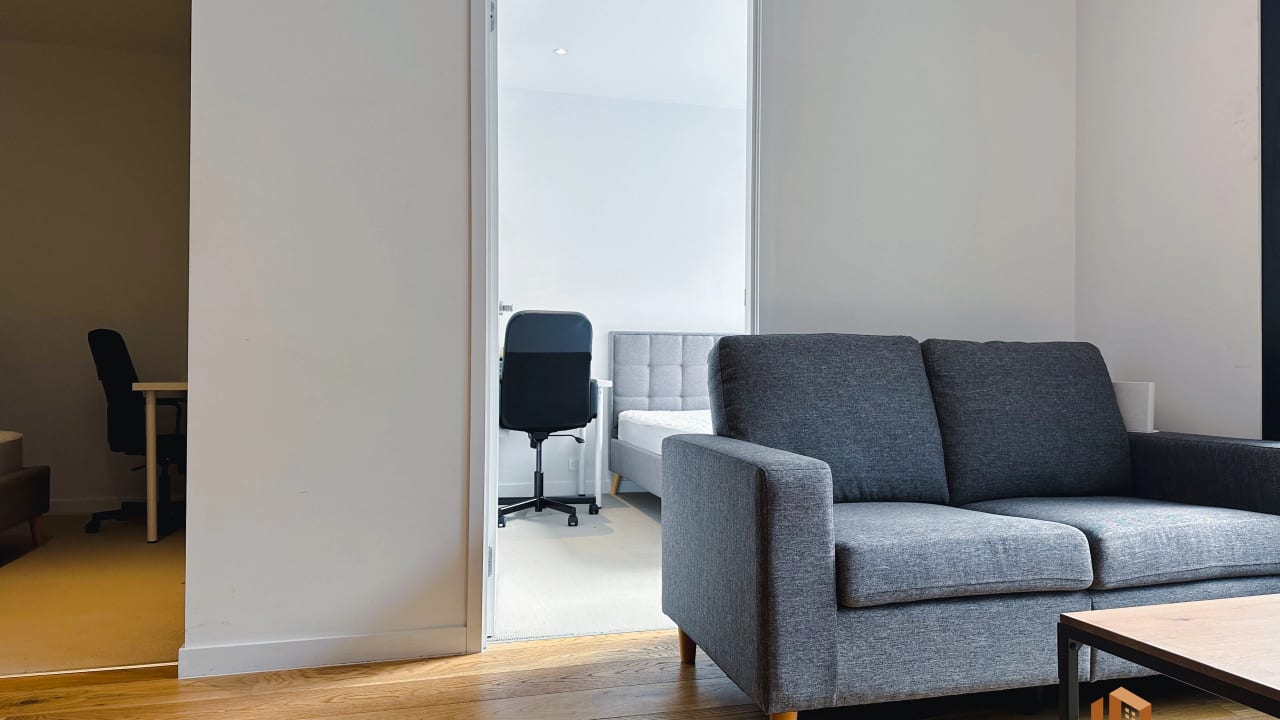 Furnished room in a flatshare