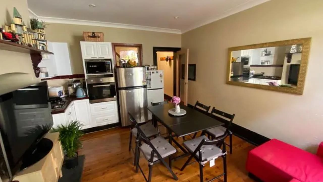 Furnished room in a share house