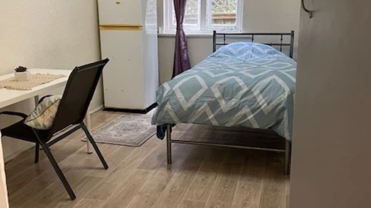 Furnished room in a share house