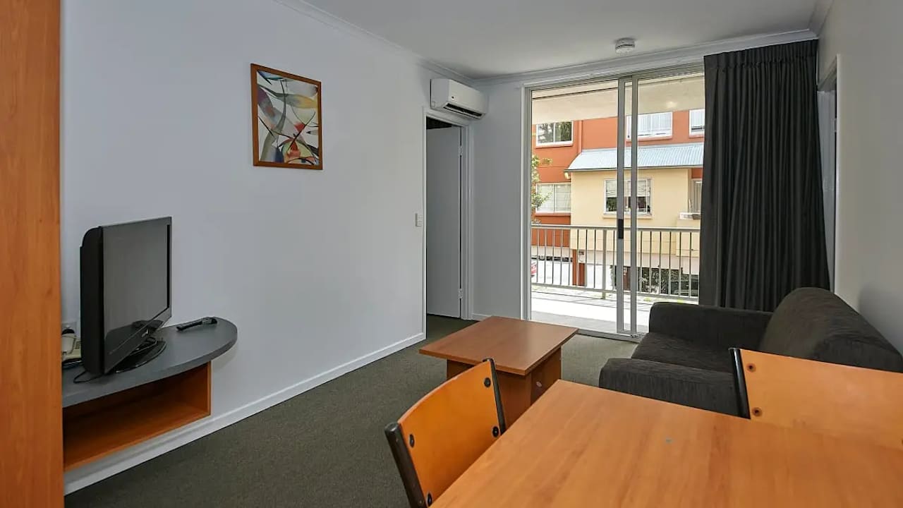 Whole property with 2 rooms for rent