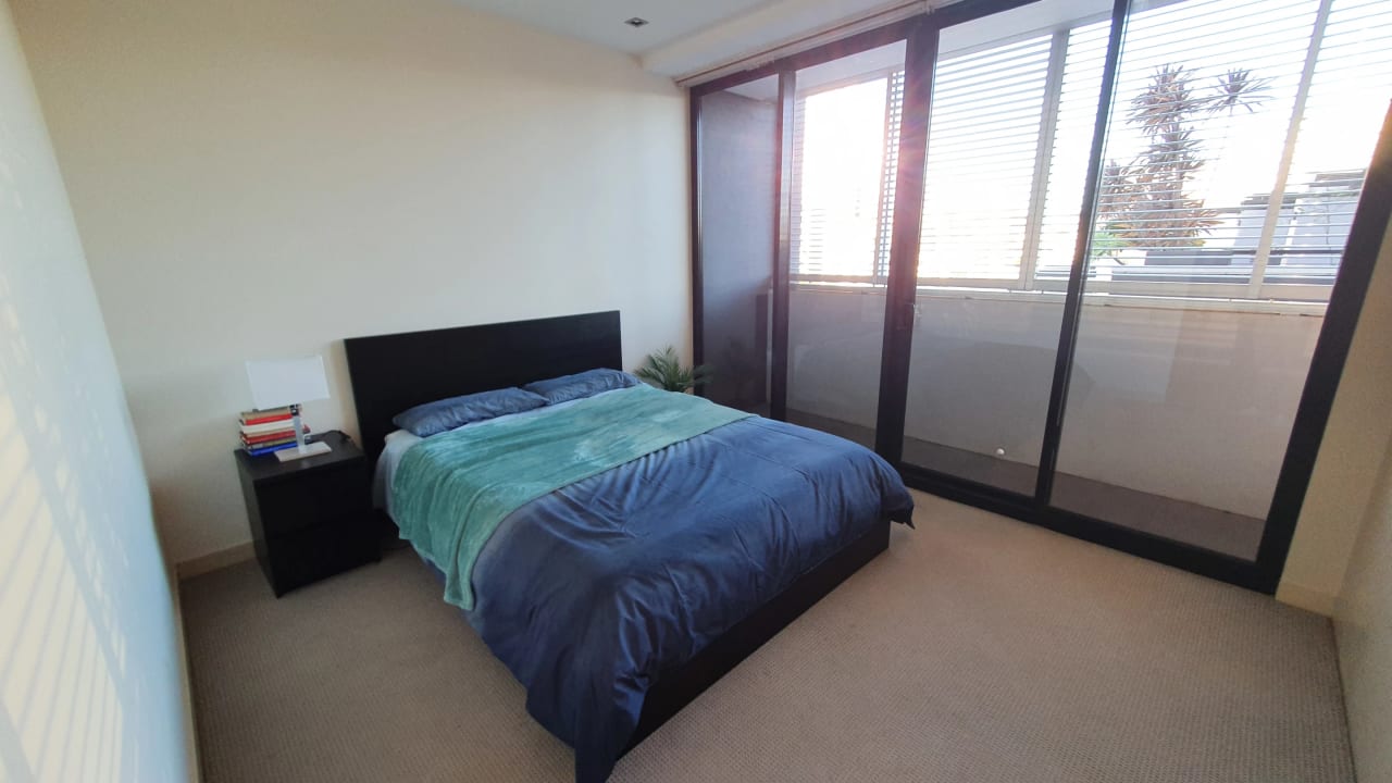 Furnished room with ensuite in a flatshare