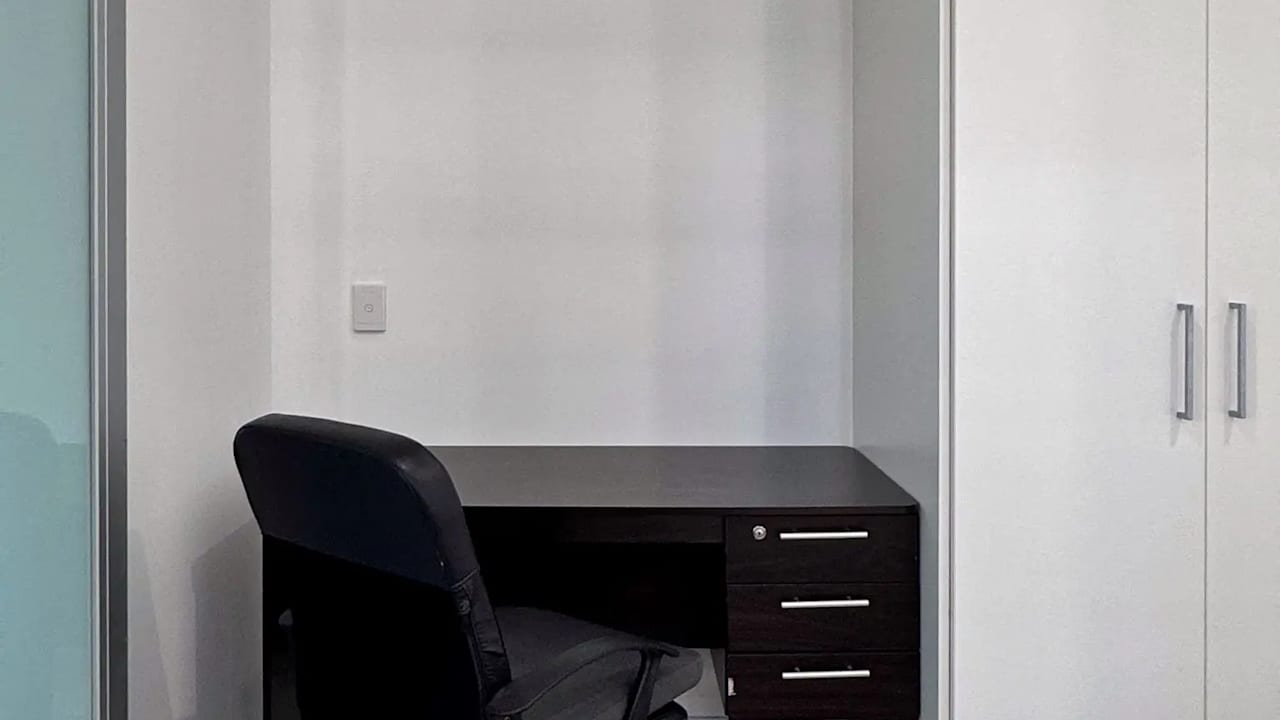 Furnished room in a flatshare