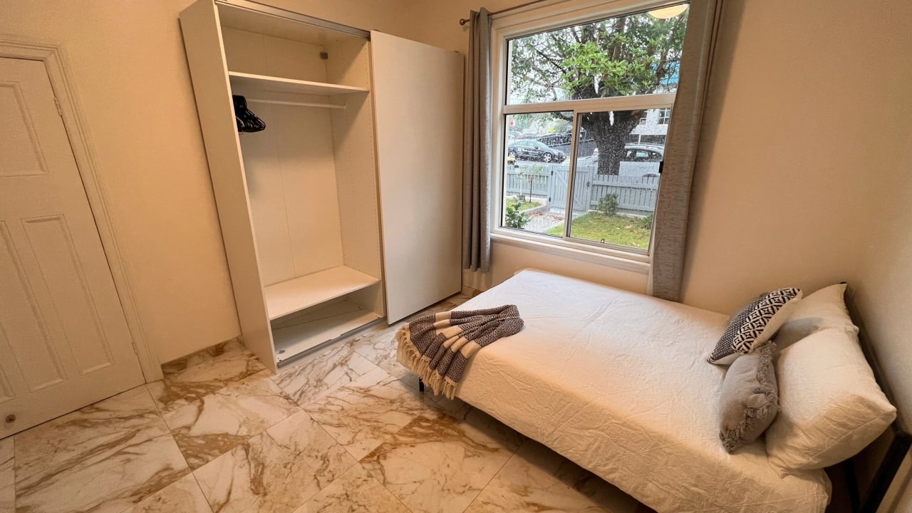 Furnished room in a share house