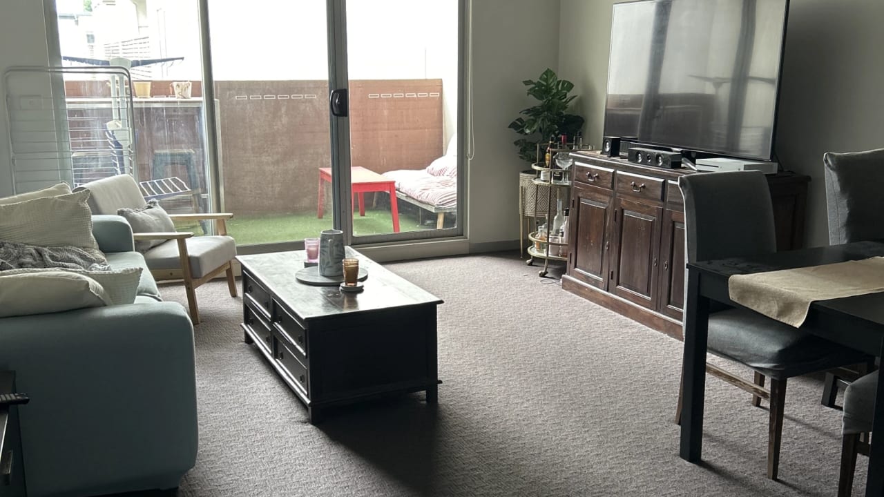 Furnished room in a flatshare