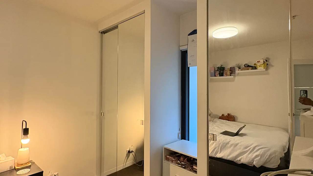 Unfurnished room in a flatshare