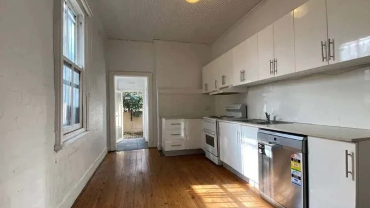 Room in a share house