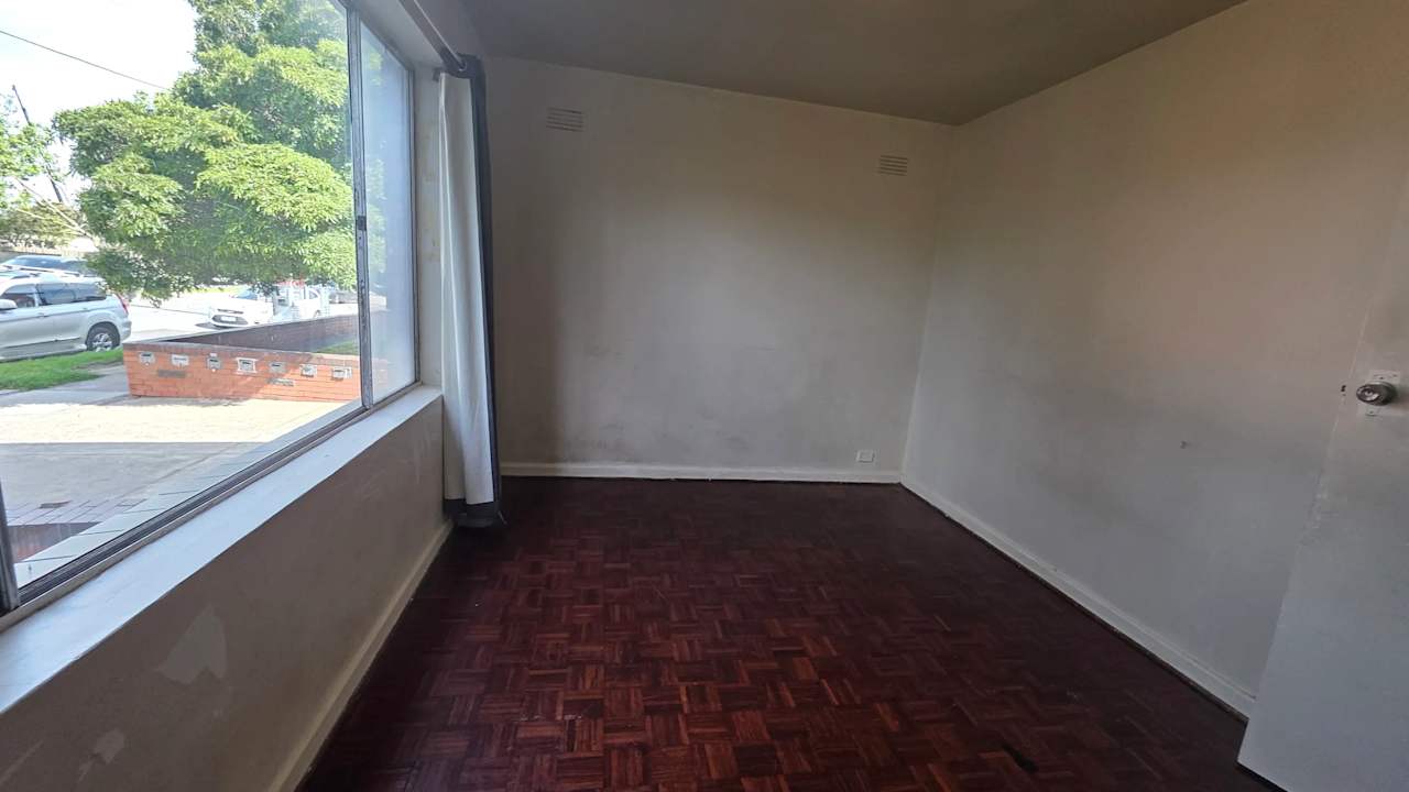 Whole property with 2 rooms for rent