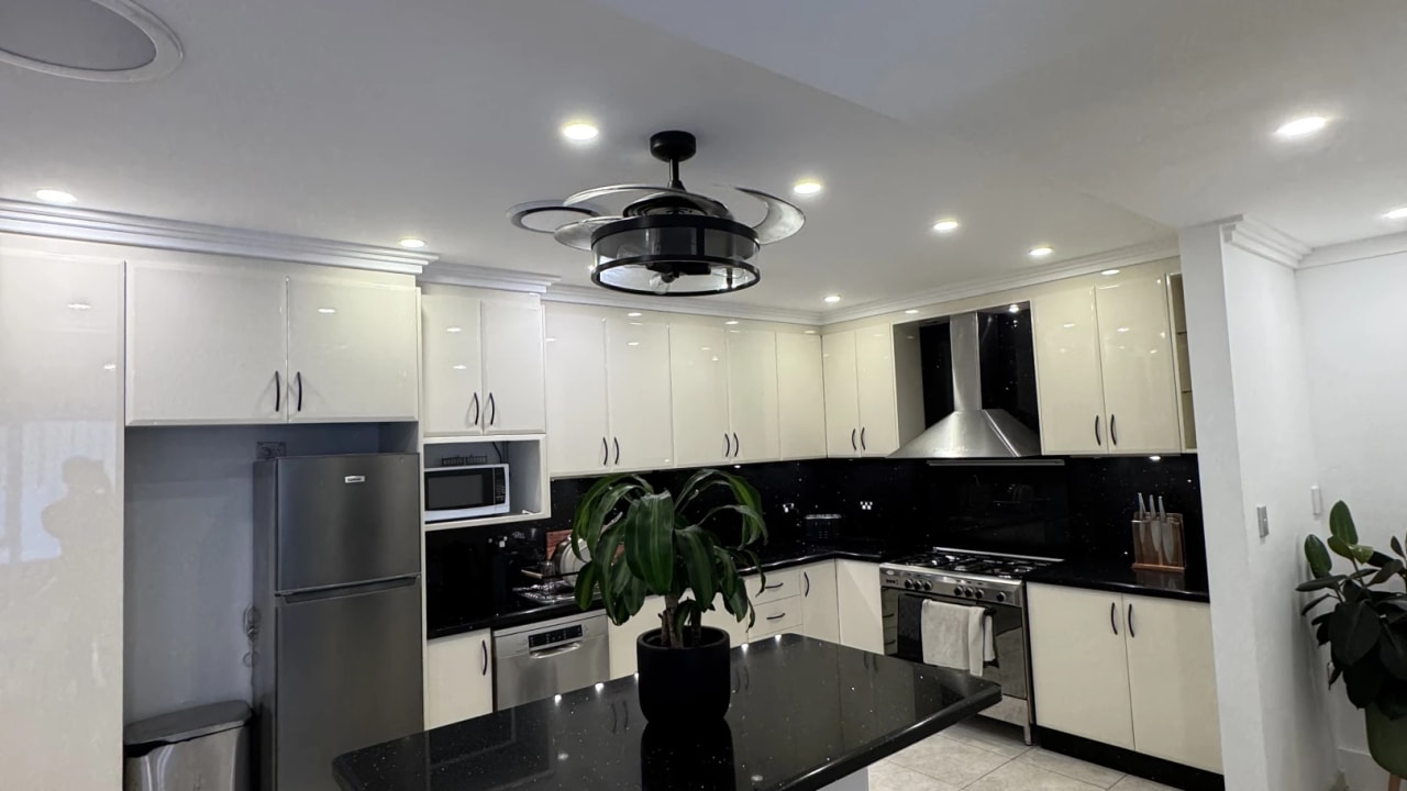 Whole property with 2 rooms for rent