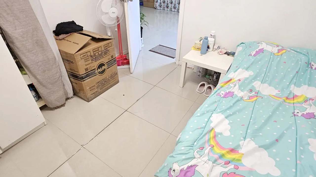 Furnished room in a share house