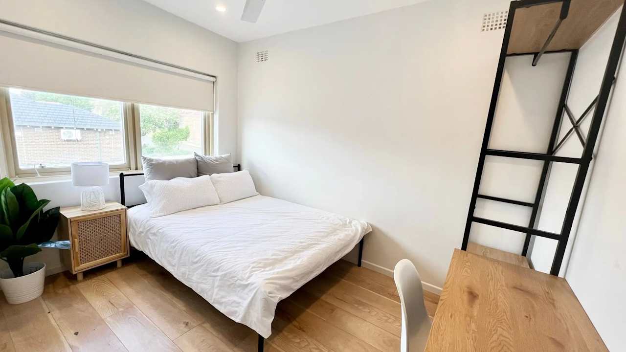 Room in a share house