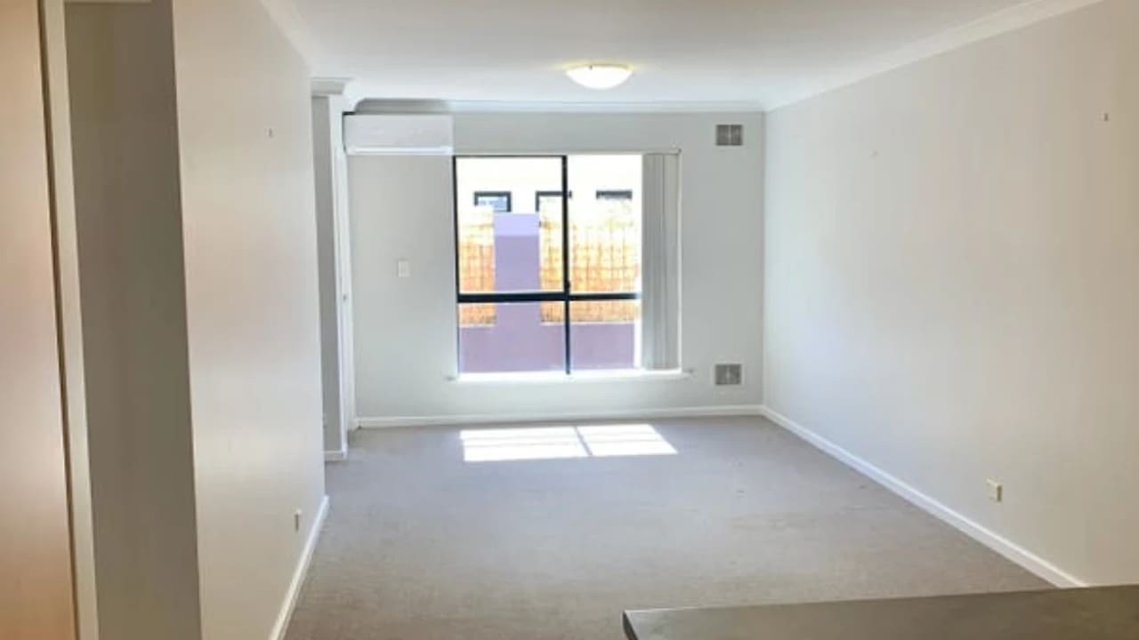 Unfurnished room in a flatshare