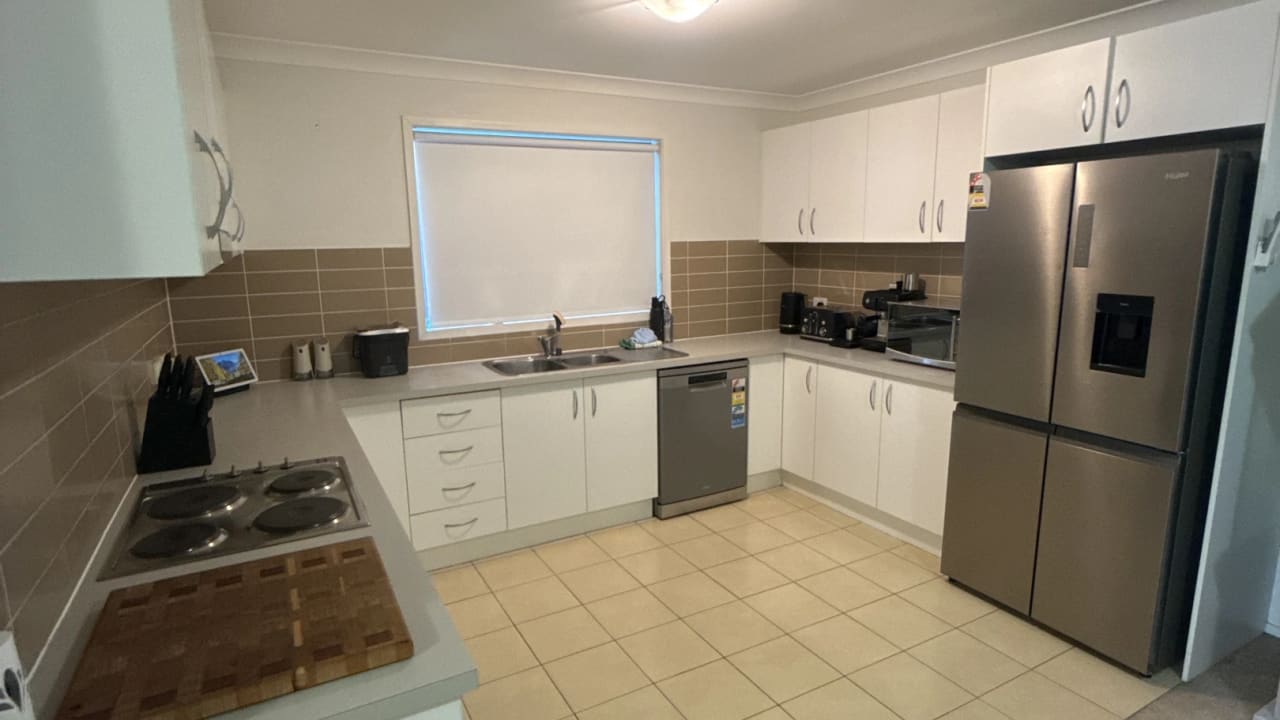 Room in a share house