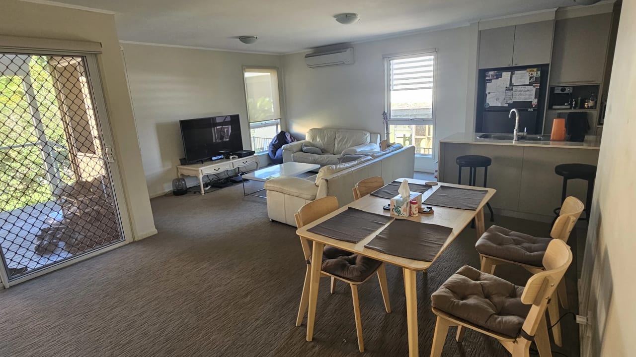Unfurnished room in a share house